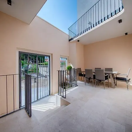 Apartments Villa Glorija Komiza Exterior photo